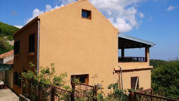 Thumbnail von Renoviertes Steinhaus mit Blick ins Grüne in einem idyllischen, traditionellen Ort auf Korcula