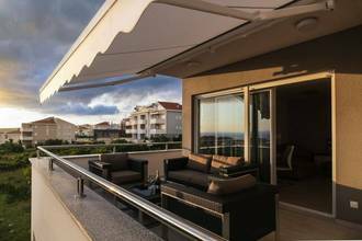 Thumbnail von Modernes Penthouse im obersten Stockwerk mit schönem Blick auf das Meer