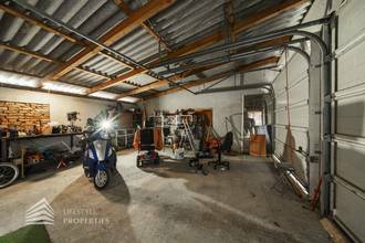 Thumbnail von Geräumiges Einfamilienhaus mit großen Garten