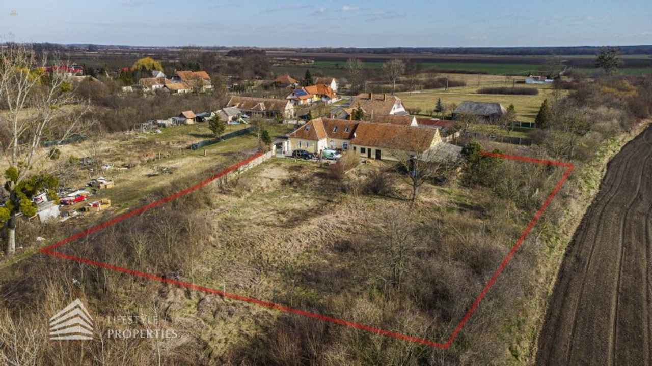 Geräumiges Einfamilienhaus mit großen Garten