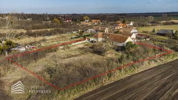 Thumbnail von Geräumiges Einfamilienhaus mit großen Garten