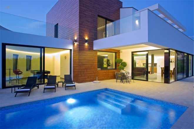 Moderne Luxusvilla mit Swimmingpool und Meerblick, Region Porec