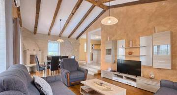 Thumbnail von Attraktives Familienhaus mit Swimmingpool