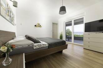 Thumbnail von Großzügige Villa mit Pool und Meerblick