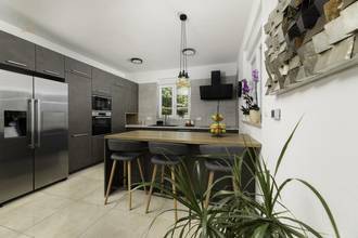 Thumbnail von Großzügige Villa mit Pool und Meerblick