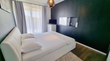 Thumbnail von Moderne Villa mit Swimmingpool und Panorama-Meerblick