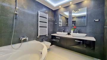 Thumbnail von Moderne Villa mit Swimmingpool und Panorama-Meerblick