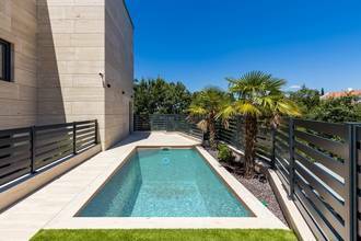 Thumbnail von Modernes Luxus-Penthouse mit Pool und Meerblick