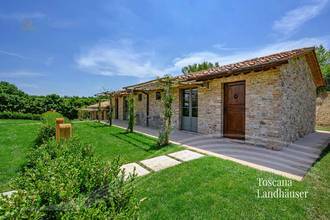 Thumbnail von Очаровательное природное каменное поместье с бассейном в панорамном расположении