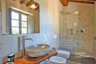 Thumbnail von Очаровательное природное каменное поместье с бассейном в панорамном расположении