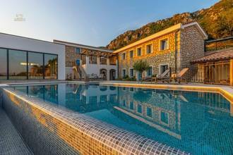 Thumbnail von Śródziemnomorska posiadłość z basenem i widokiem na morze, region Crikvenica