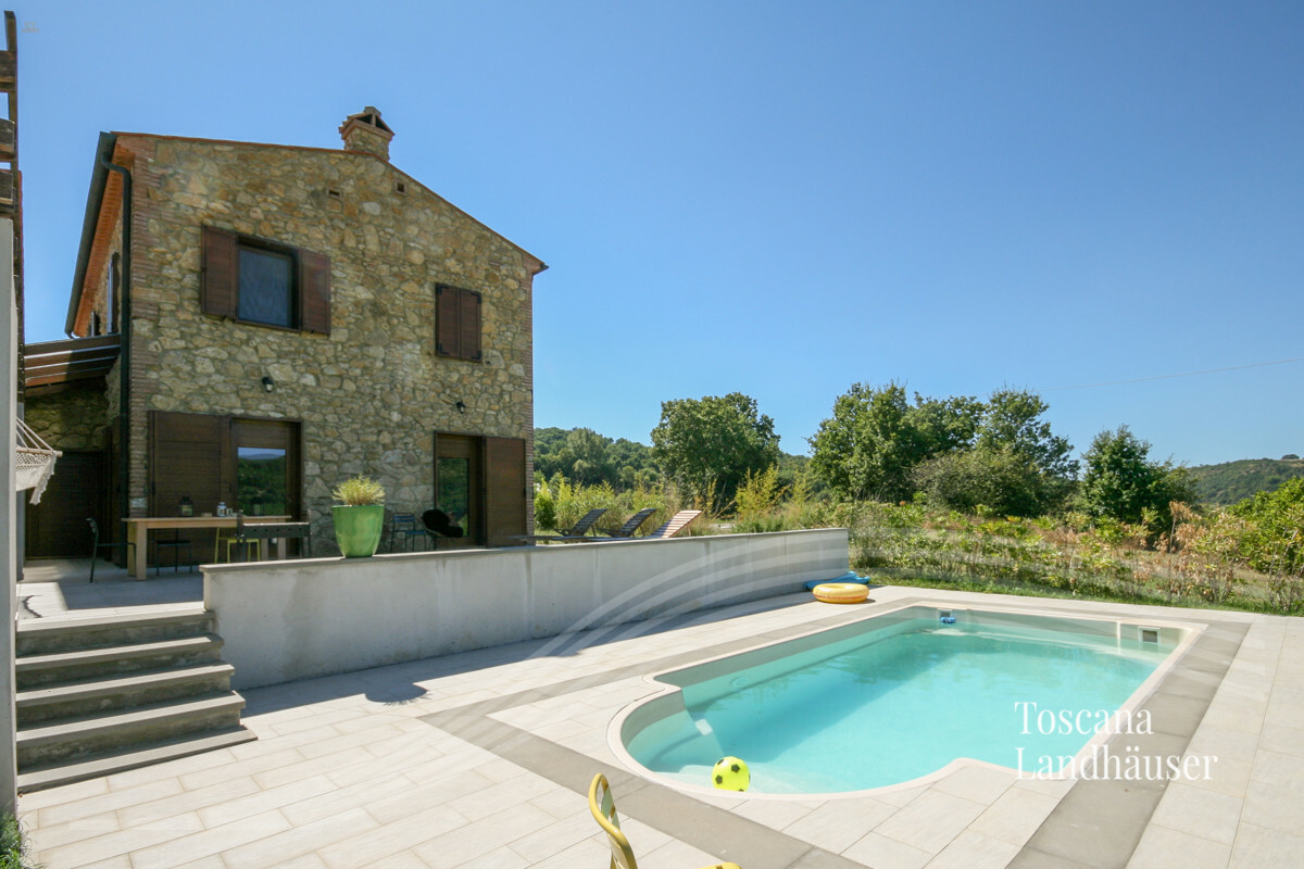 Thumbnail von Neubau im Rusticostil mit modernem Wohnkomfort und Pool