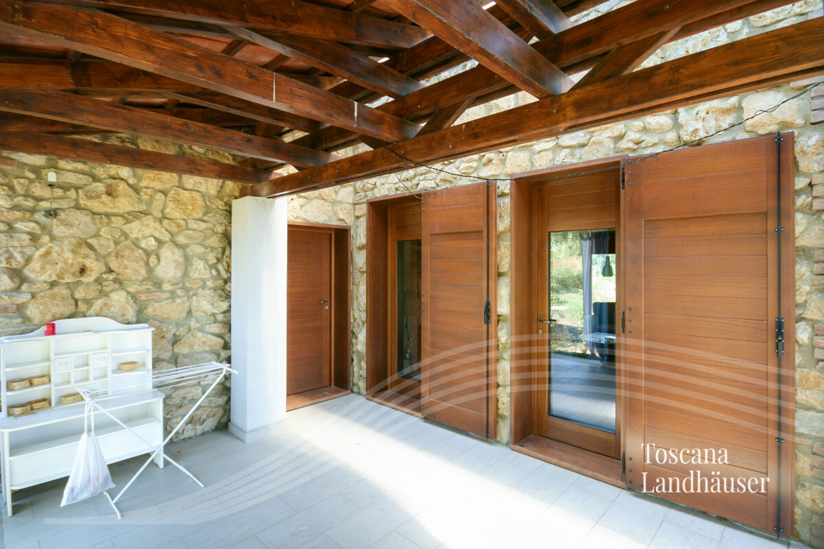 Thumbnail von Neubau im Rusticostil mit modernem Wohnkomfort und Pool