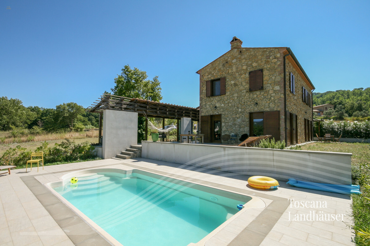 Thumbnail von Neubau im Rusticostil mit modernem Wohnkomfort und Pool