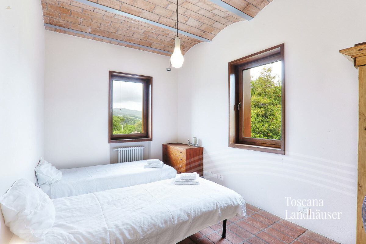 Thumbnail von Neubau im Rusticostil mit modernem Wohnkomfort und Pool