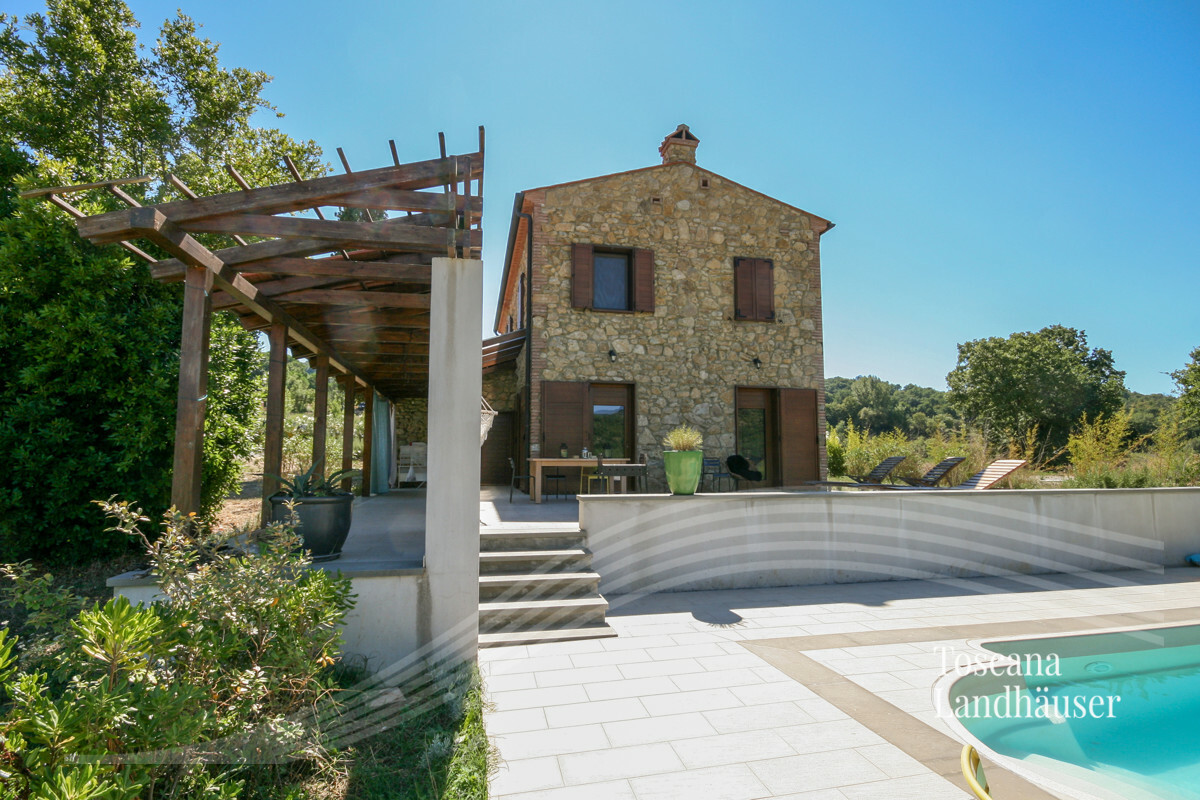 Thumbnail von Neubau im Rusticostil mit modernem Wohnkomfort und Pool