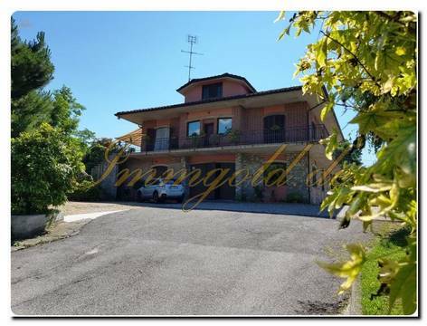 Immogold, aparte Villa in sonniger Lage mit parkähnlichem Areal