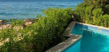 Thumbnail von Mediterranes Haus mit Pool in außergewöhnlicher Lage am Meer