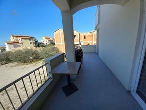 Thumbnail von Mehrfamilienhaus in Novalja, Insel Pag mit Meerblick