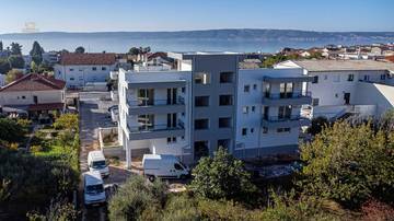 Thumbnail von Modernes Penthouse mit Dachterrasse und Meerblick