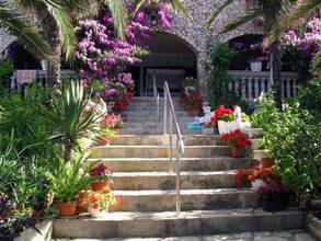 Thumbnail von Haus mit drei Wohnungen in der 1. Reihe zum Meer