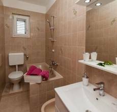 Thumbnail von Wielorodzinny dom z basenem w pierwszej linii do morza, wyspa Ciovo