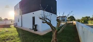 Thumbnail von Moderne Luxusvilla mit Swimmingpool