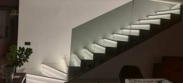 Thumbnail von Moderne Luxusvilla mit Swimmingpool