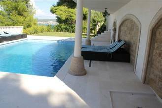 Thumbnail von Repräsentative Villa direkt am Meer, Insel Ciovo