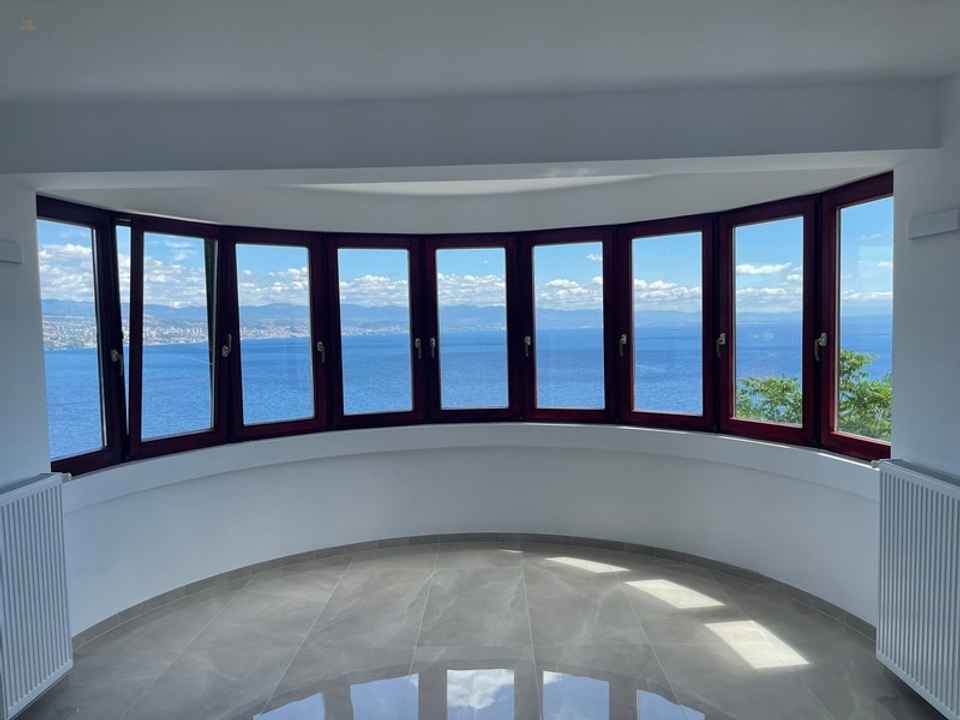 Appartement in wundervoller Panorama-Lage mit schönem Meerblick