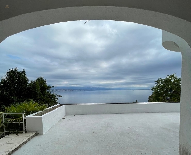 Erdgeschosswohnung zur Fertigstellung in Panorama-Lage