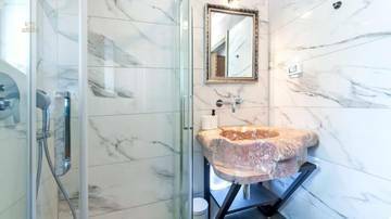 Thumbnail von Mediterranes Steinhaus mit Swimmingpool