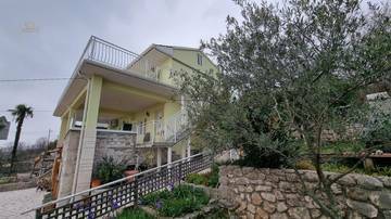 Thumbnail von Mehrfamilienhaus nahe dem Meer mit Dachterrasse in Dramalj, Crikvenica
