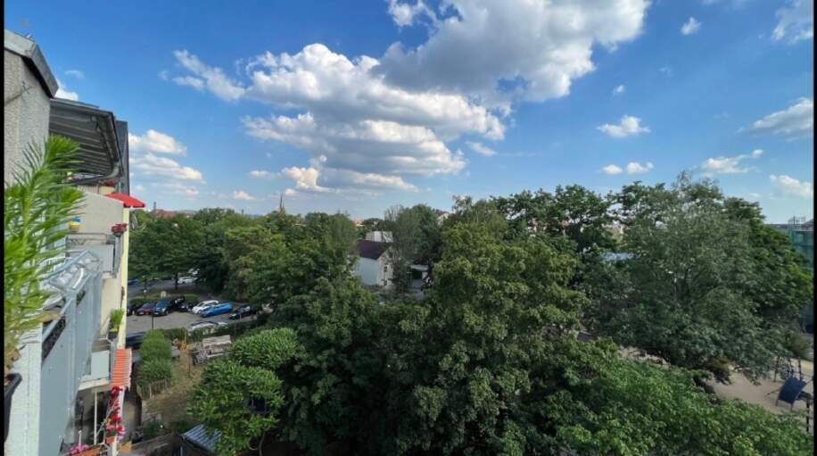 Gute Lage in Dresden Pieschen! 3-Zi. Dachgeschosswohnung mit Balkon und Stellplatz!