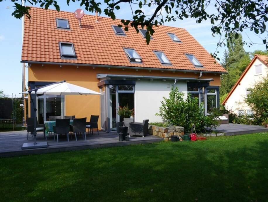 Architektenhaus mit Einliegerwohnung in Heidenau zu verkaufen
