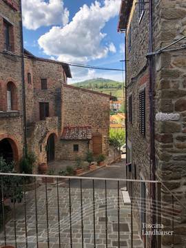 Charmante Wohnung in kleinem Weiler