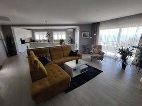 Thumbnail von Appartementhaus mit vier Wohnungen und Meerblick