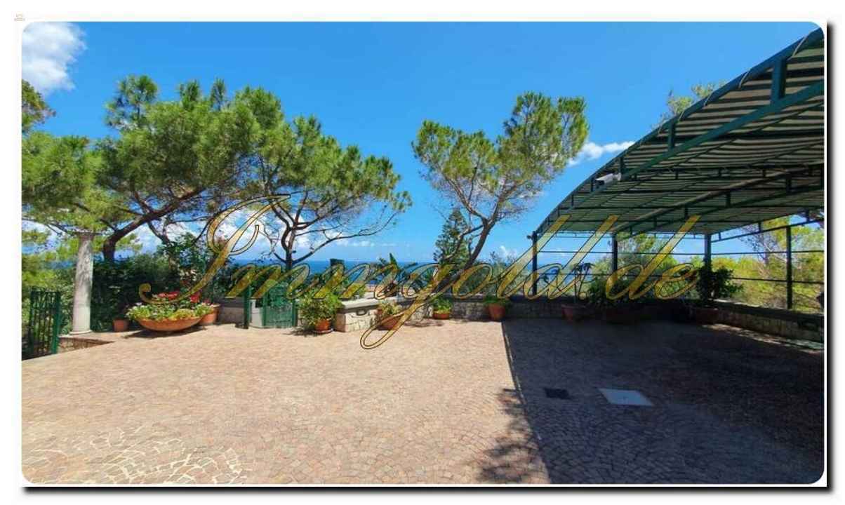 Immogold aparte Villa mit hohen Komfort und am Meer