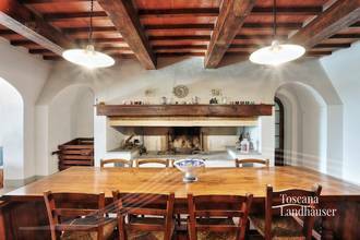 Thumbnail von Antikes Landhaus mit Nebengebäude in Mitten der Weinberge von Bolgheri