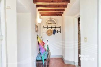 Thumbnail von Antikes Landhaus mit Nebengebäude in Mitten der Weinberge von Bolgheri