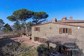 Thumbnail von Auf der Hügelkuppe befindliches Anwesen mit traumhaftem Panoramablick und Pool
