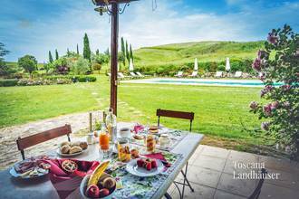 Thumbnail von Typisch toskanisches Anwesen bestehend aus mehreren Gebäuden mit Pool