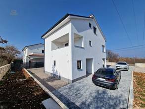 Thumbnail von Modernes Familienhaus mit Meerblick