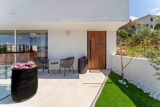 Thumbnail von Moderne Luxusvilla mit Swimmingpool und Meerblick, Insel Hvar