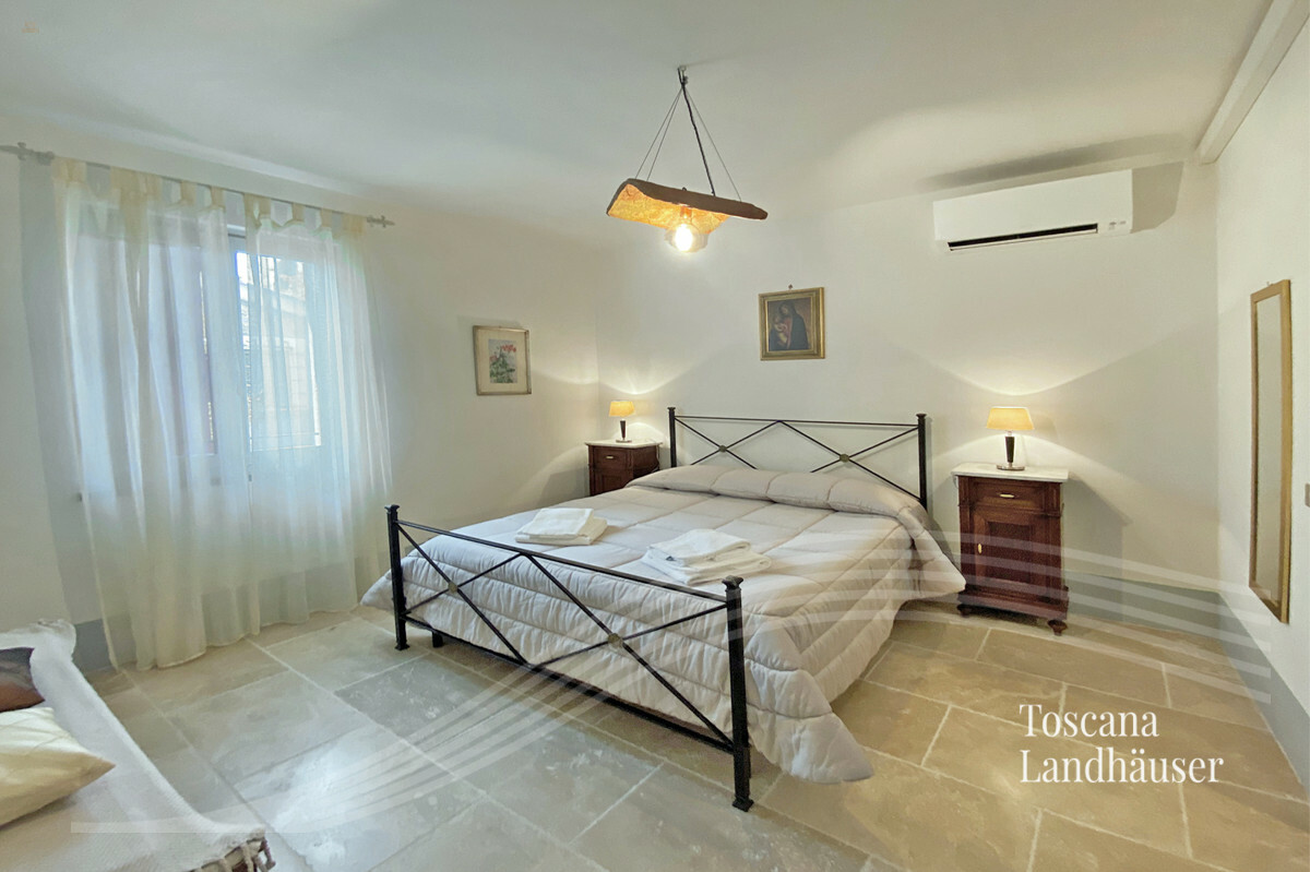 Thumbnail von Charmantes Landhaus in Panoramalage mit Pool