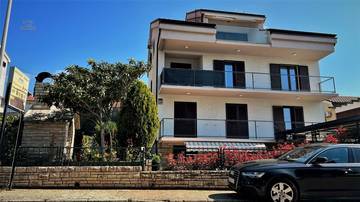 Thumbnail von Attraktives Haus mit vier Wohnungen nahe dem Meer