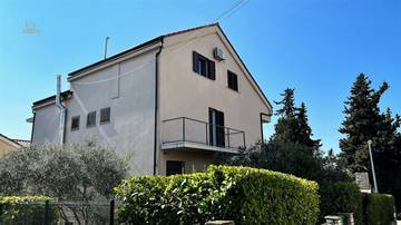 Thumbnail von Attraktives Haus mit vier Wohnungen nahe dem Meer