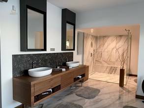 Thumbnail von Luxuriöse Villa mit Pool und Blick auf das Meer