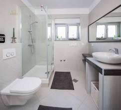 Thumbnail von Appartementhaus mit Swimmingpool und Panorama-Meerblick