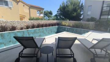 Thumbnail von Modern luxury villa with pool near the seafront